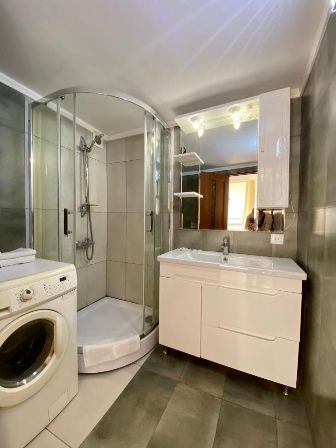Central Apartments Odessa Buitenkant foto