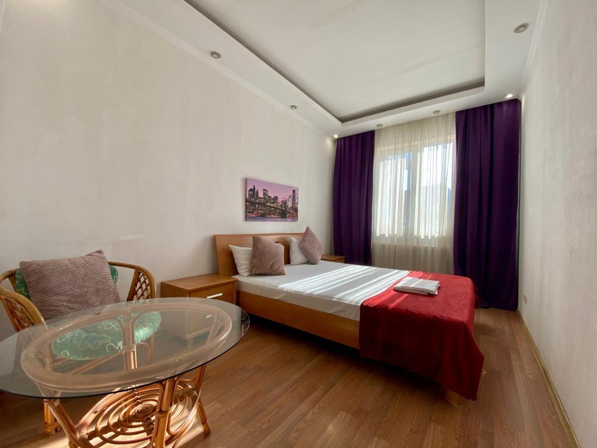 Central Apartments Odessa Buitenkant foto
