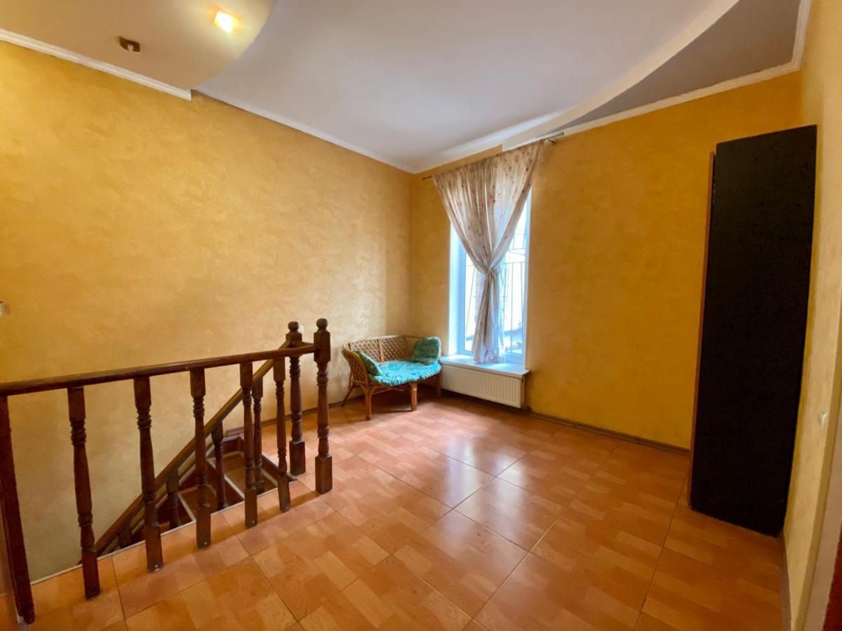Central Apartments Odessa Buitenkant foto