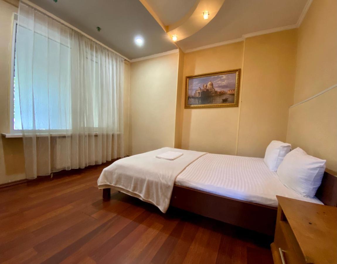 Central Apartments Odessa Buitenkant foto