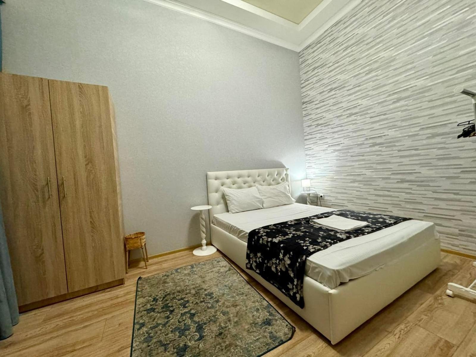 Central Apartments Odessa Buitenkant foto