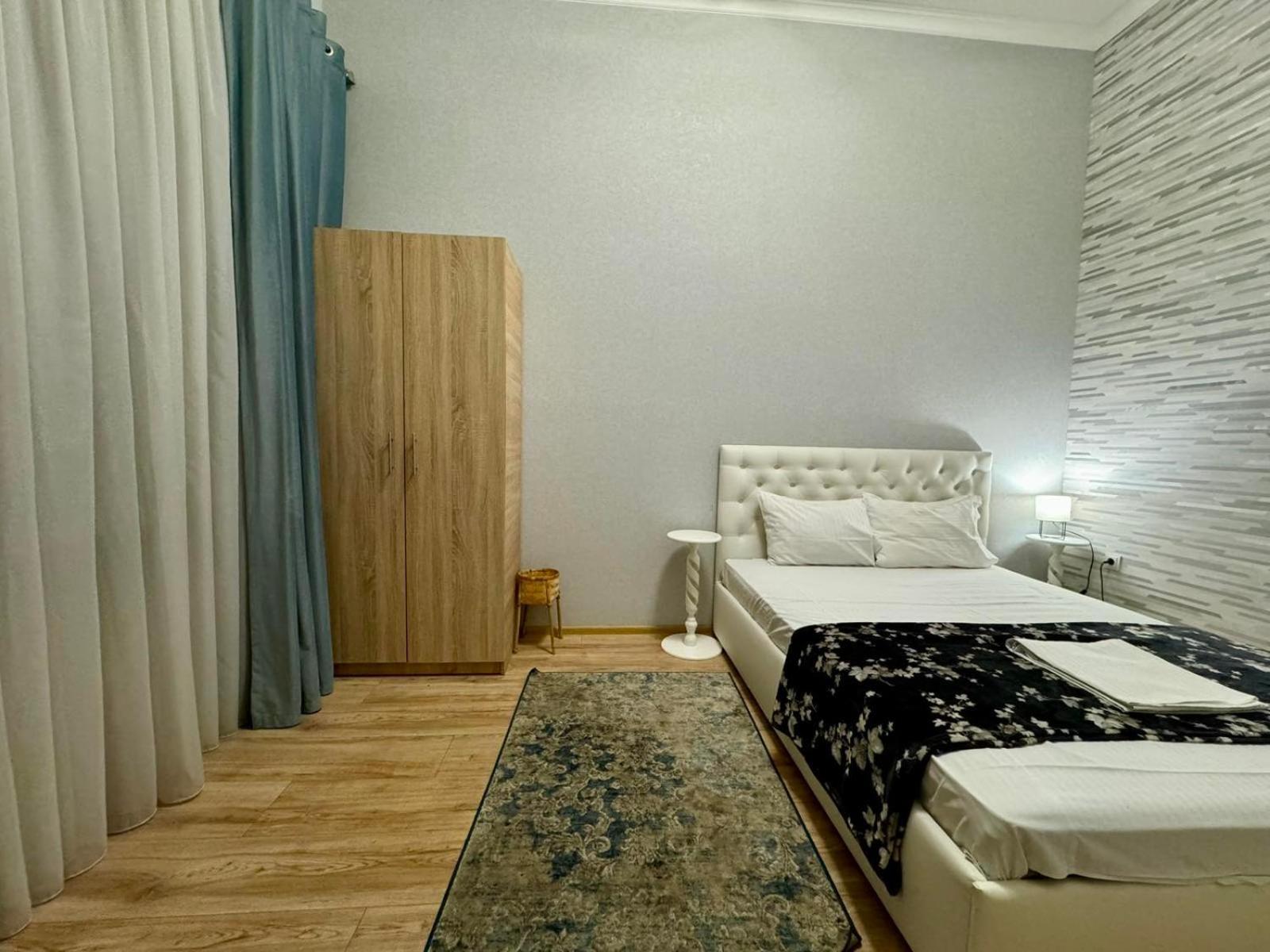 Central Apartments Odessa Buitenkant foto