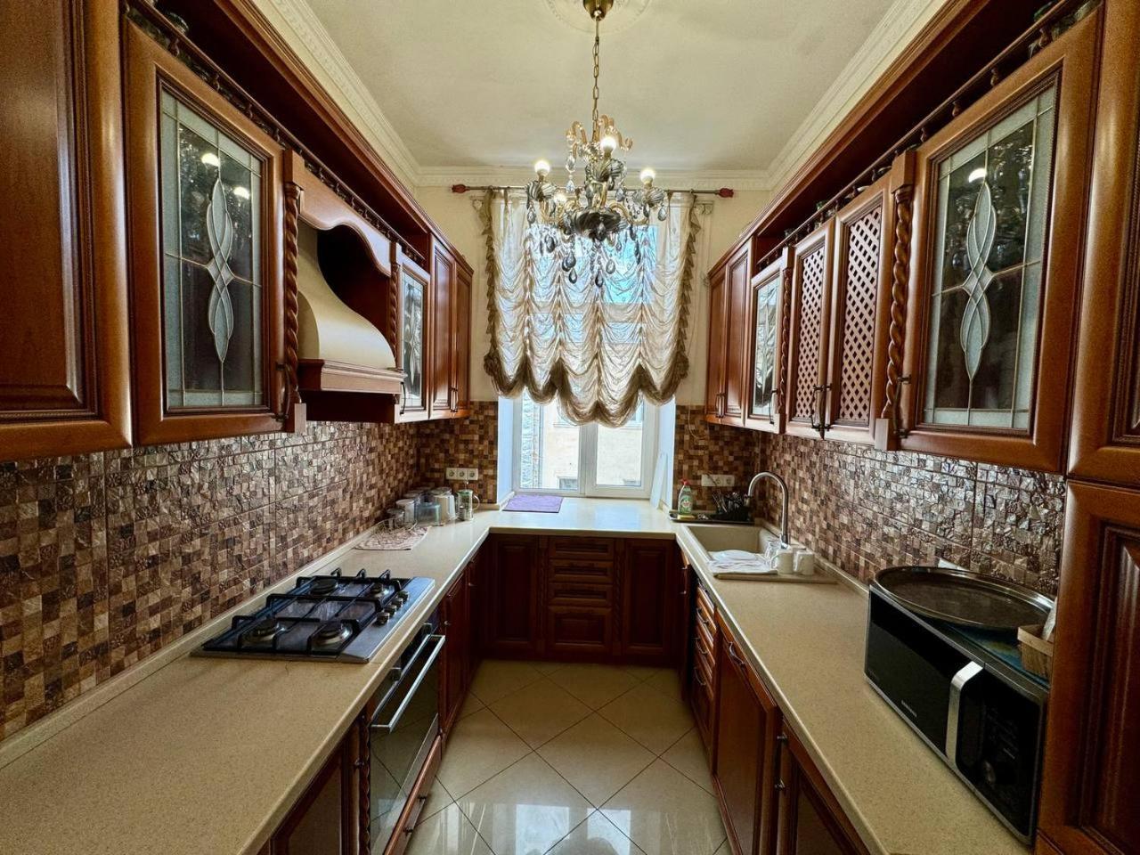 Central Apartments Odessa Buitenkant foto